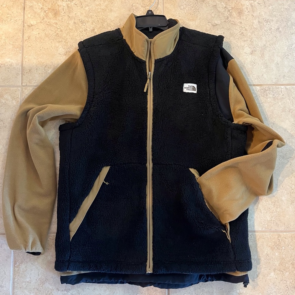 2 pc NORTH FACE VEST SET